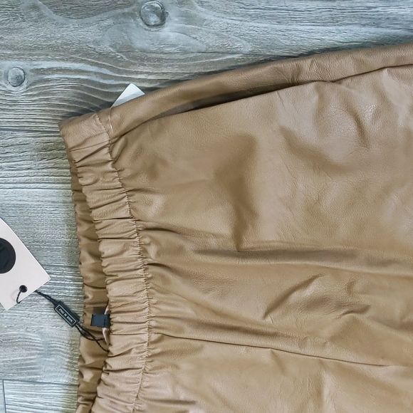 Luna Allegra Tan Italian Faux Leather Joggers Large NWT - Picture 4 of 9